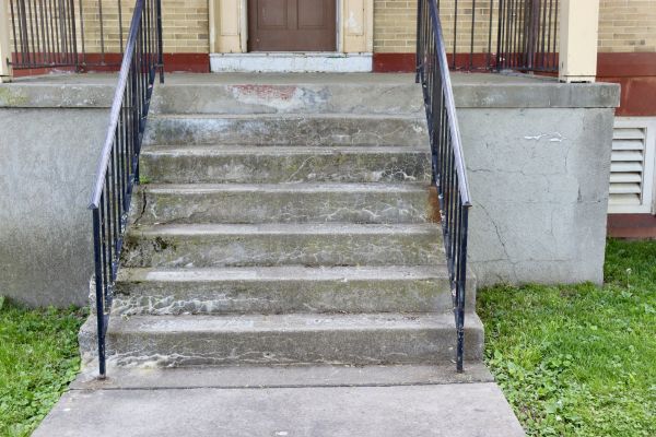 Cost of Staircase Concrete Repair in Chicago