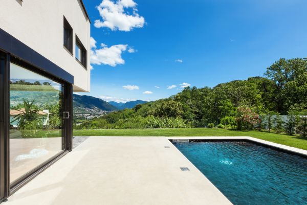 Cost of Poolside Concrete Repair in Chicago